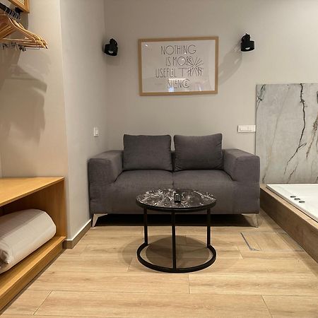 Belle Athenes - Luxury Rooms At Monastiraki Railway Station Экстерьер фото
