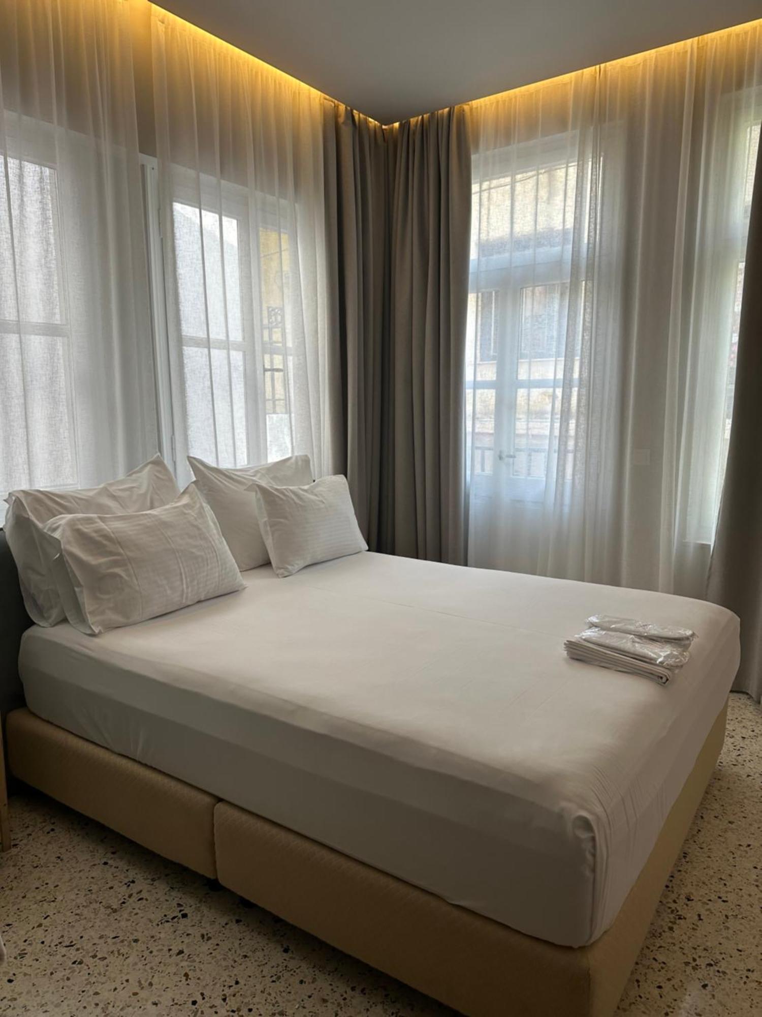 Belle Athenes - Luxury Rooms At Monastiraki Railway Station Экстерьер фото
