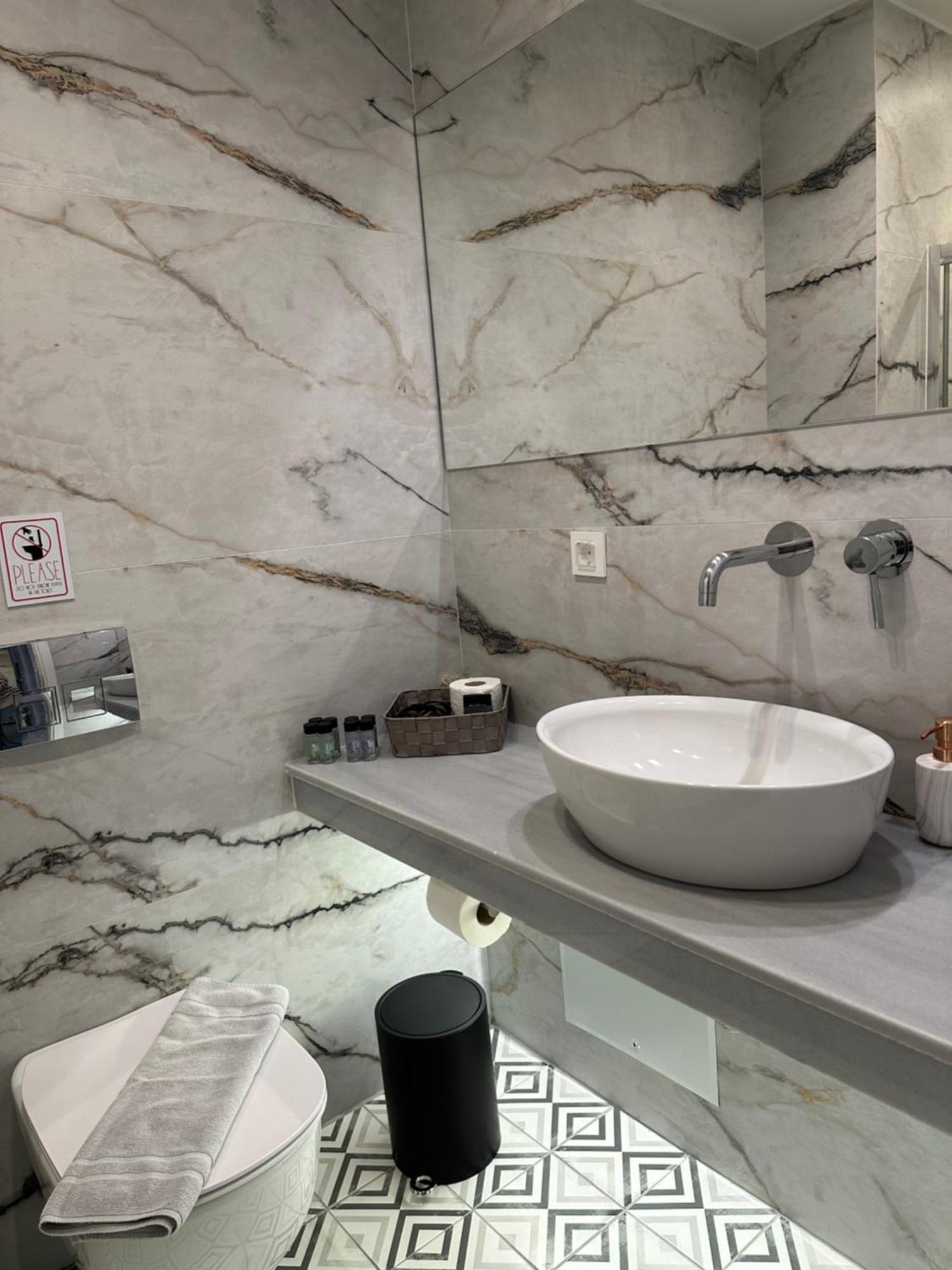 Belle Athenes - Luxury Rooms At Monastiraki Railway Station Экстерьер фото